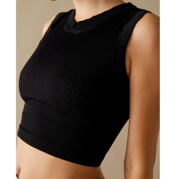 FREE PEOPLE HAPPINESS RUN MUSCLES TOP SIZE M/L - Picture 3 of 15